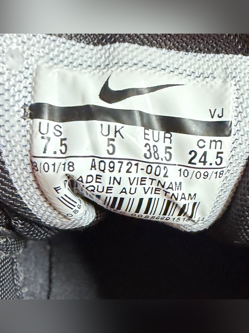 Nike women’s Air Max 90 CSE
SIZE 7.5 Oil grey/cargo khaki- white
With box - Picture 14 of 14